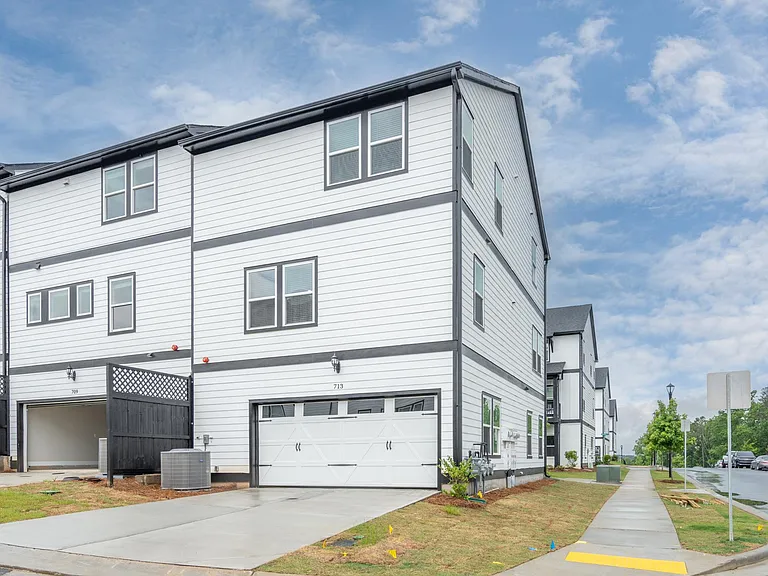 713 Mulberry Walk — Photo 22