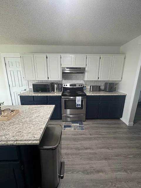 4700 Lloyd Dr — Photo 3