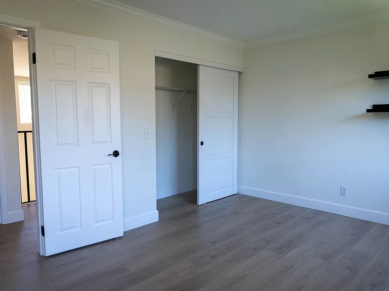 1552 Brentford Ave — Photo 28