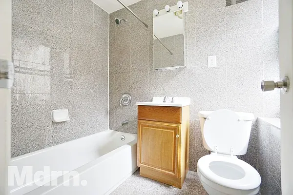 Rented by Mdrn Residential | media 19