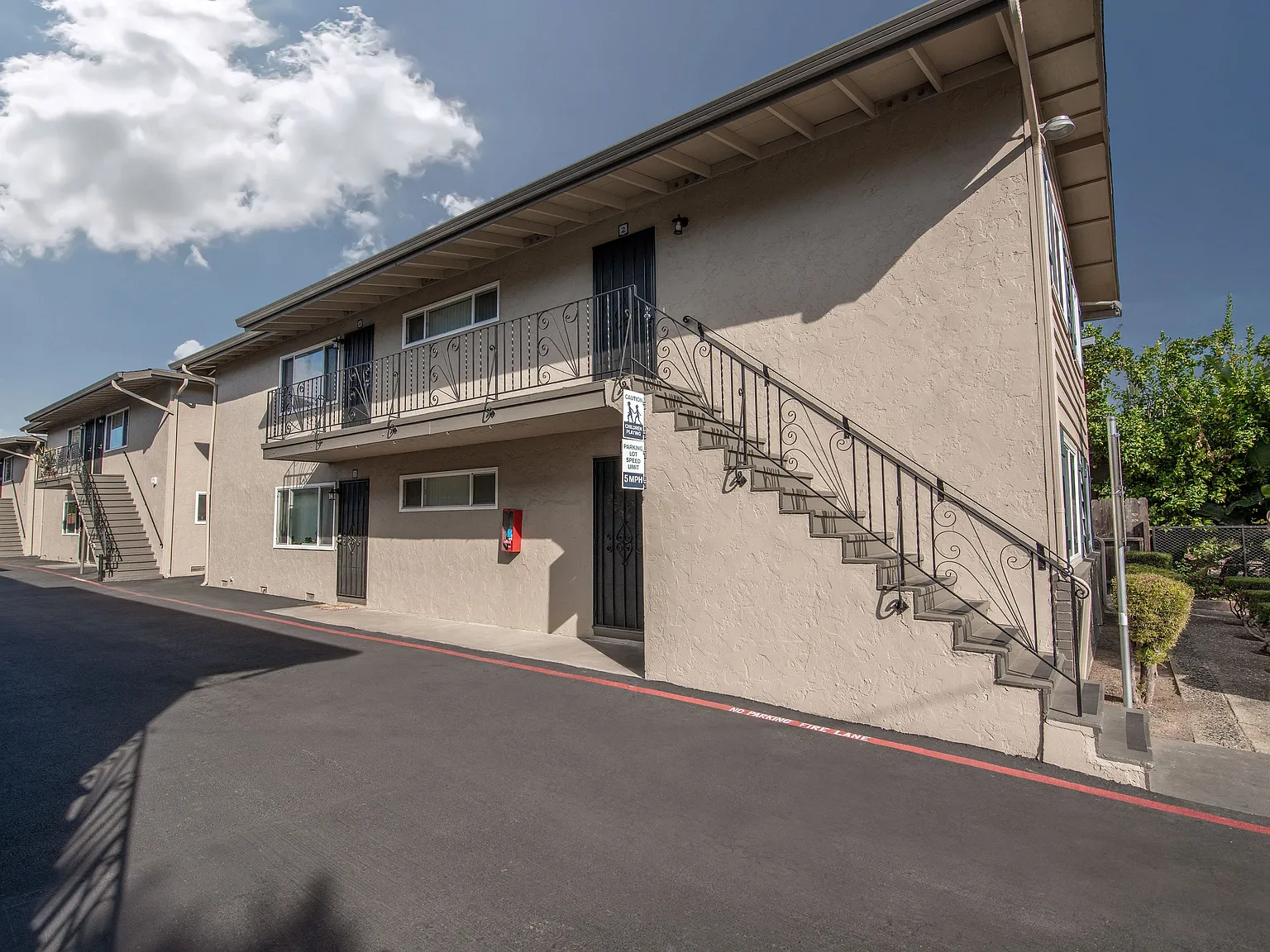 Buena Vista Apartments — Photo 4