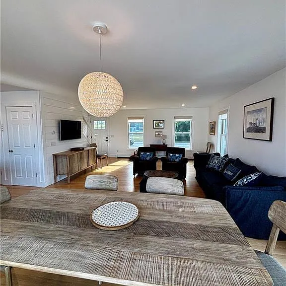 433 Wolcott Ave — Photo 7
