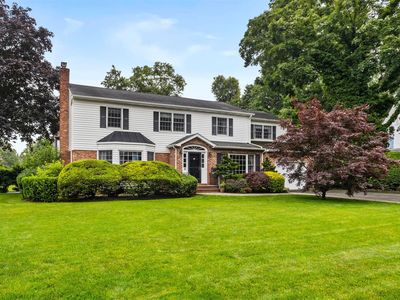 42 Locust Street, Garden City, NY, 11530