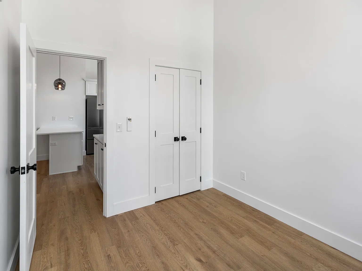 1 bed, $2,350 — Photo 4