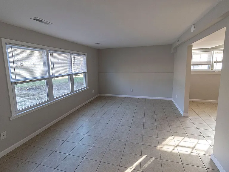 706 Demaret Dr #C — Photo 4