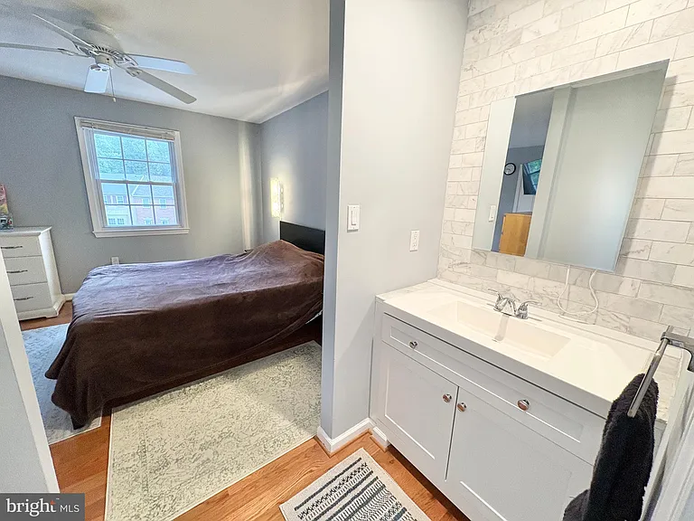 9710 Lakepointe Dr — Photo 34