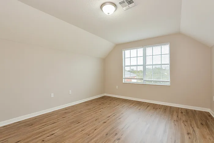 3941 Heathcote Dr — Photo 15