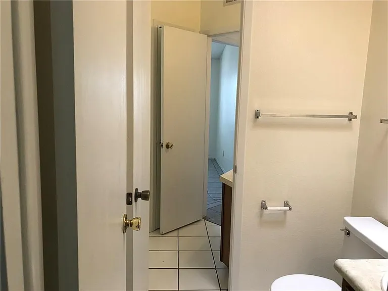 8500 Lakehurst Rd — Photo 13