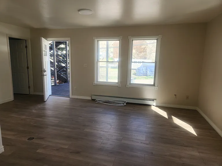 2nd floor entrance and Livingroom area