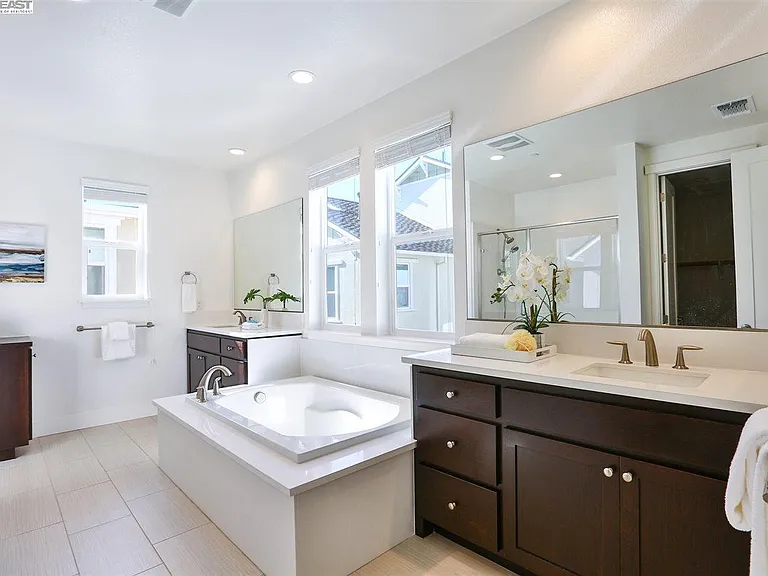 8403 Peninsula Way — Photo 17