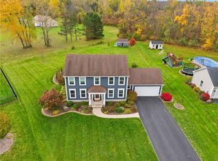 1589 Barrow Hl, Webster, NY 14580