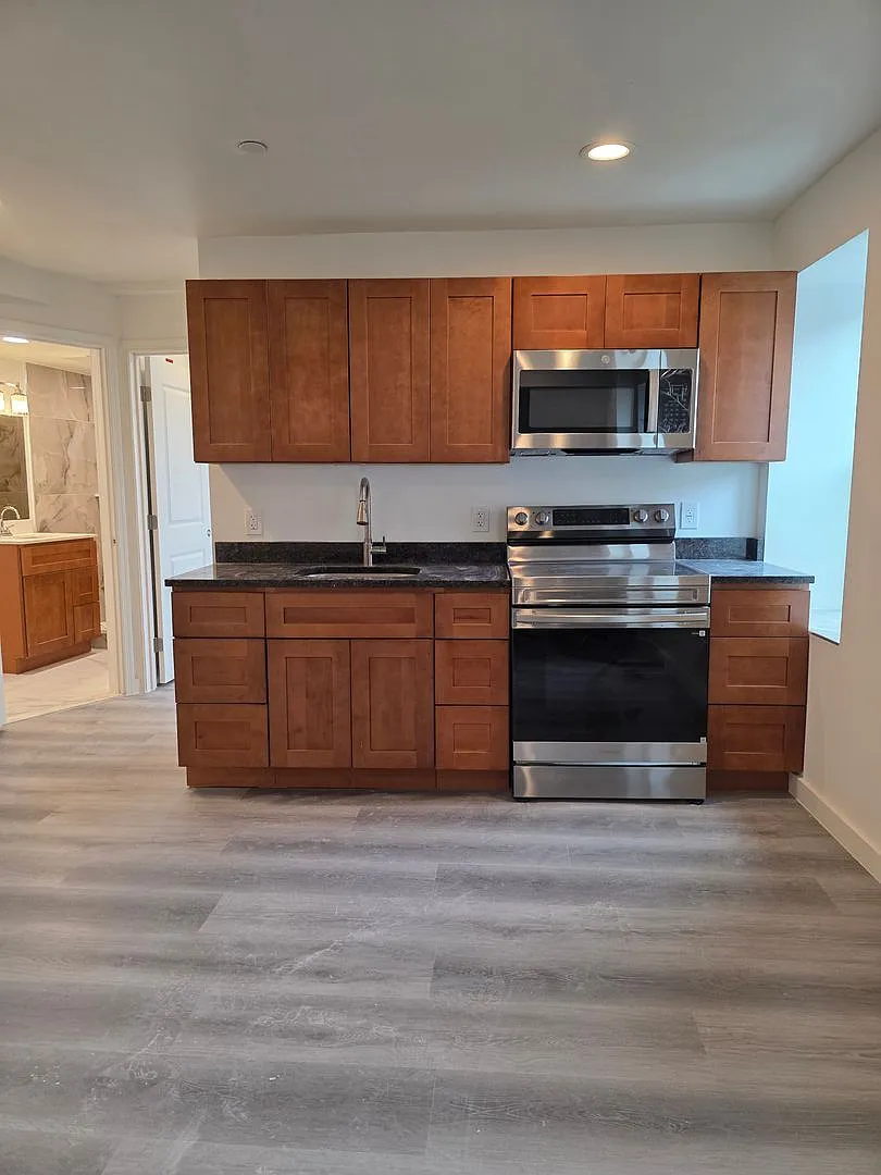 543 Washington Ave — Photo 1