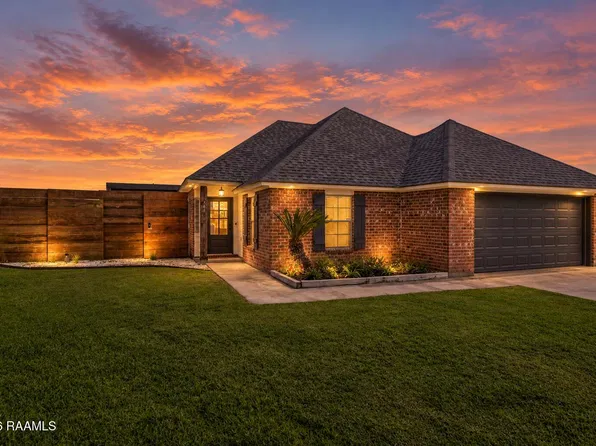 108 Niki Ln, Youngsville, LA 70592