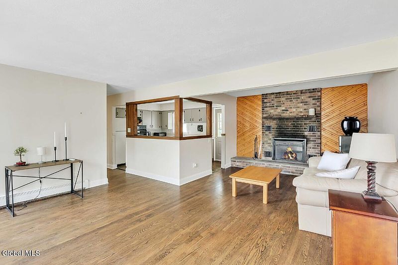 5th image of 110 Troy Road