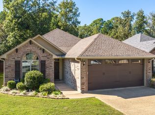 221 Ron Boyett Dr, White Oak, TX 75693
