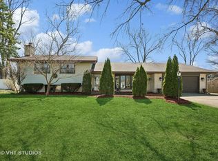 3010 Twin Oaks Dr, Joliet, IL 60435