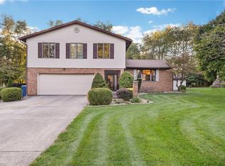 3749 Lake Vista Rd, Akron, OH 44319