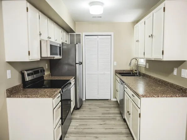 911 Tampico Ct, Colorado Springs, CO 80910