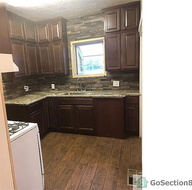 2nd image of 1134 N Roosevelt Ave