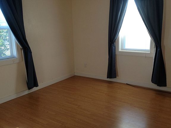 5th image of 210 E Pacific Ave