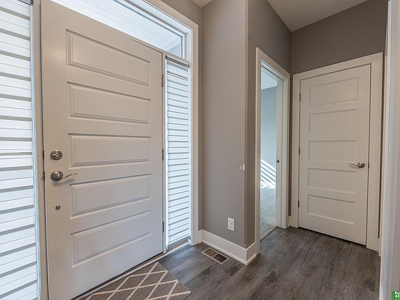 4th image of 2602 Fountain Cir