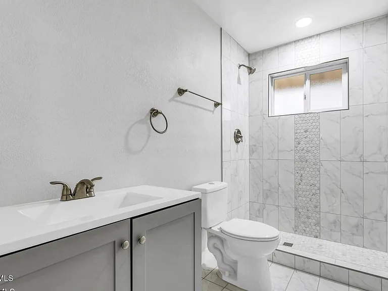 10602 W Cumberland Dr — Photo 5