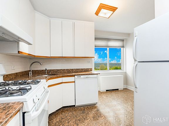 3rd image of 3333 Henry Hudson Pkwy APT 8F