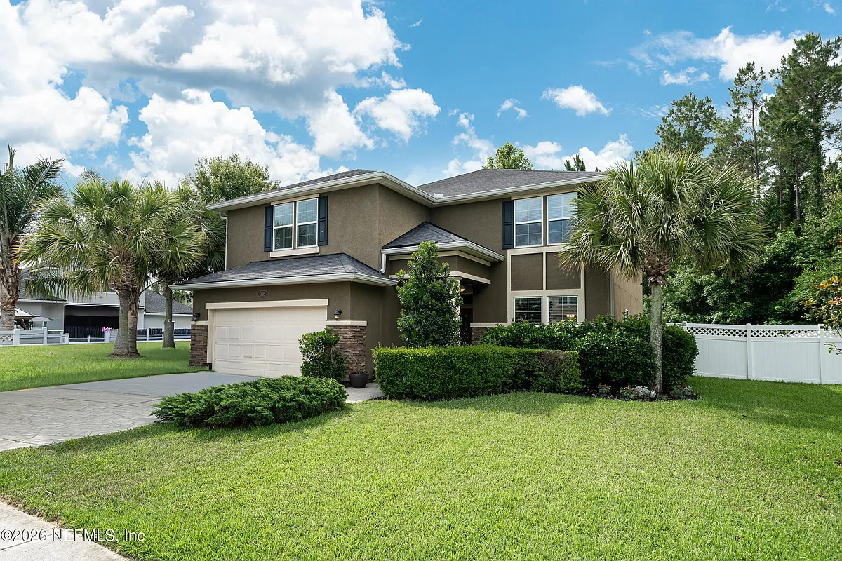 Building Photo - 705 W Kings College Dr