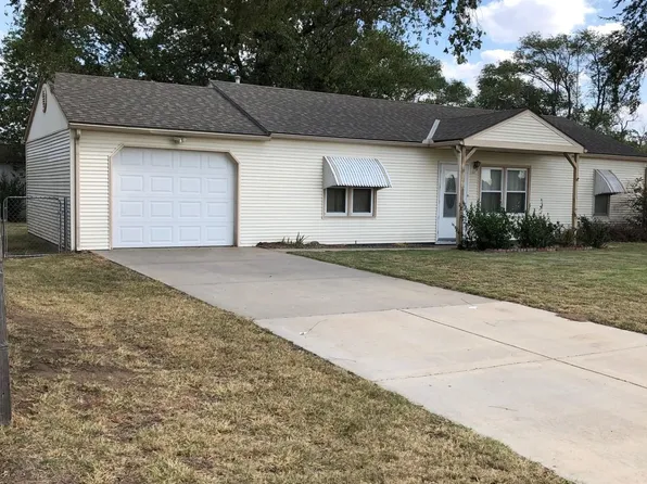 122 N Hoover St, Wichita, KS 67212