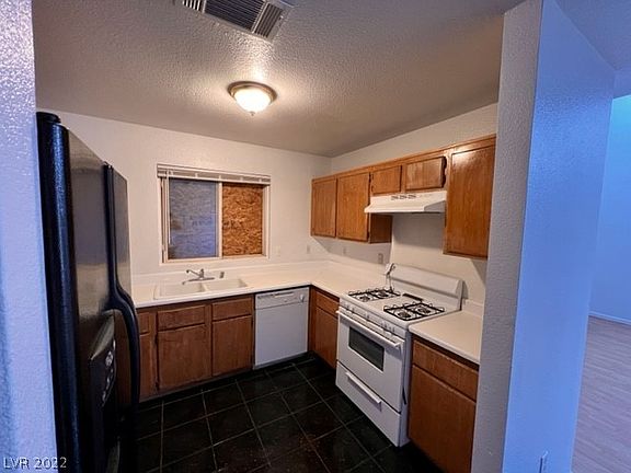 2nd image of 3802 Steinbeck Dr