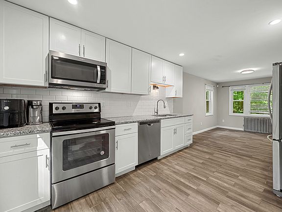 5th image of 1100 Roosevelt Ave