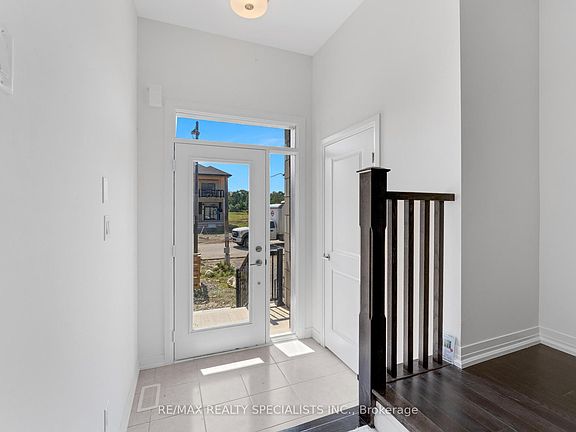 5th image of 14 Dennis Ave