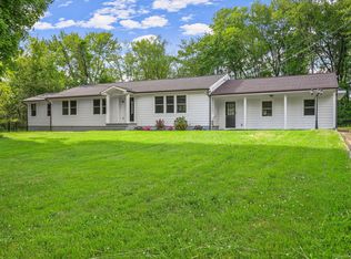 30 Hillsboro Rd, Trumbull, CT 06611