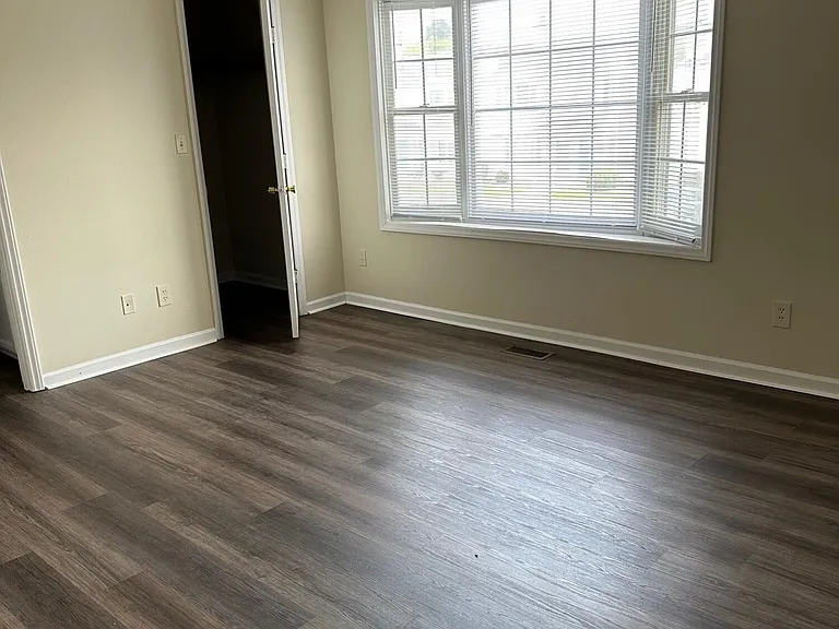 1119 Grovemont Dr #J6 — Photo 12