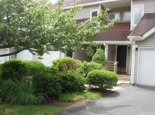 3 Stone House Ct, Oak Ridge, NJ 07438