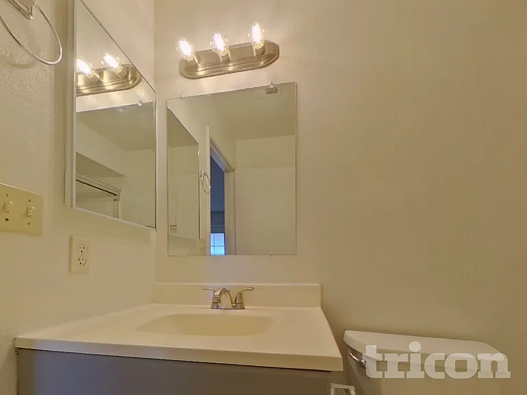 7044 W Taylor St — Photo 11