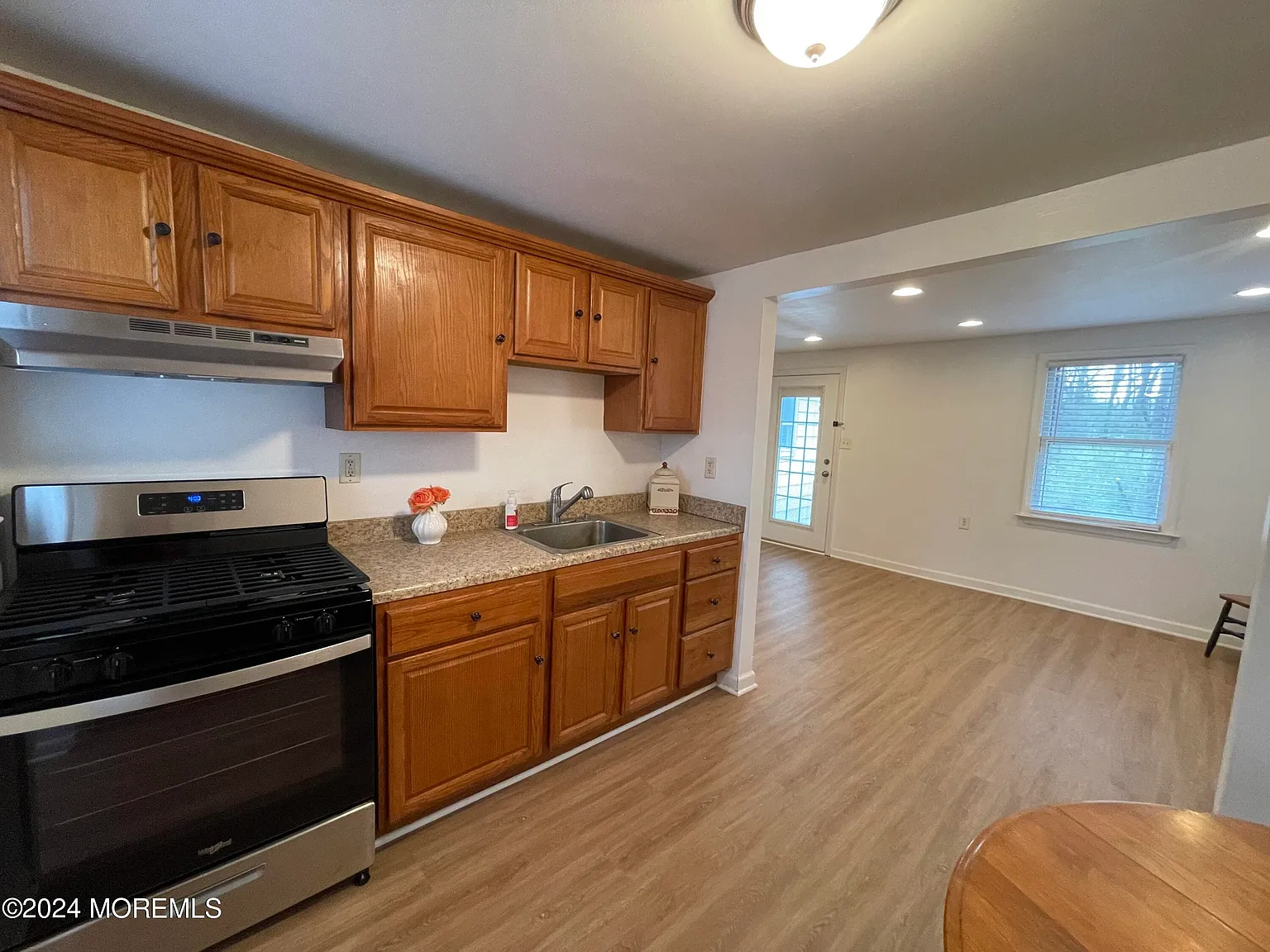 3 bed, $2,400 — Photo 2