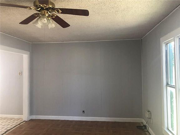 3rd image of 612 Corrigan Ave