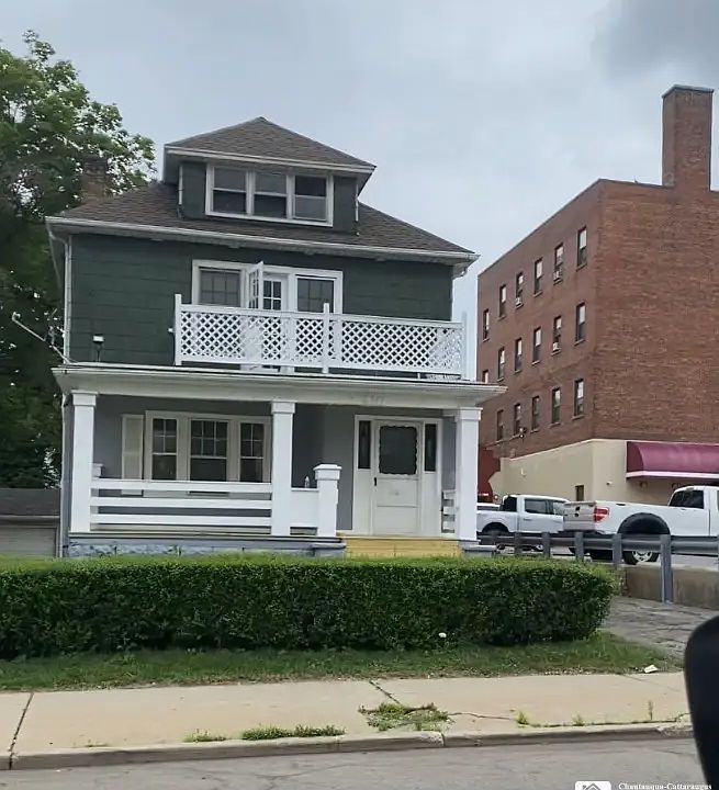 1st image of 2747 S Park Ave #1