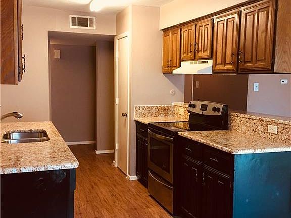 2nd image of 4807 Pennridge Ln