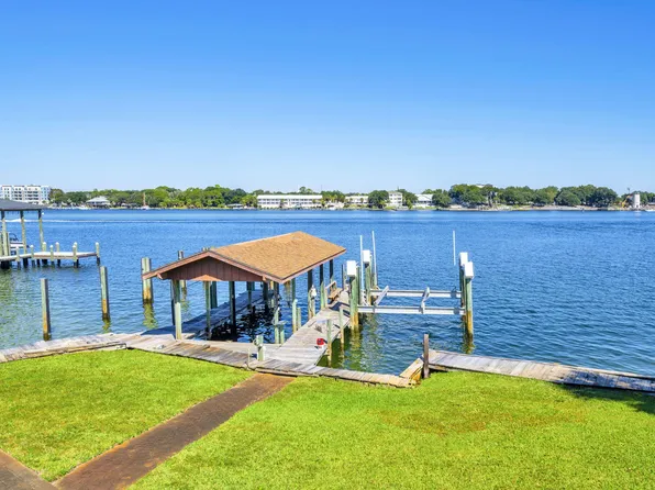 424 Caviar Dr, Fort Walton Beach, FL 32548