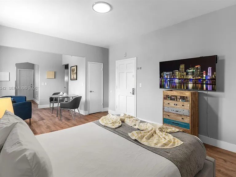 8100 Harding Ave #514 — Photo 3