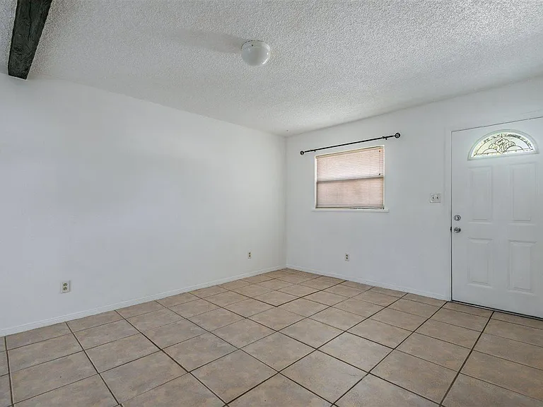 812 Calle Saragosa #2 — Photo 10