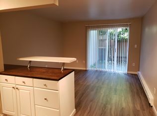 11 Etruria St APT 8, Seattle, WA 98109