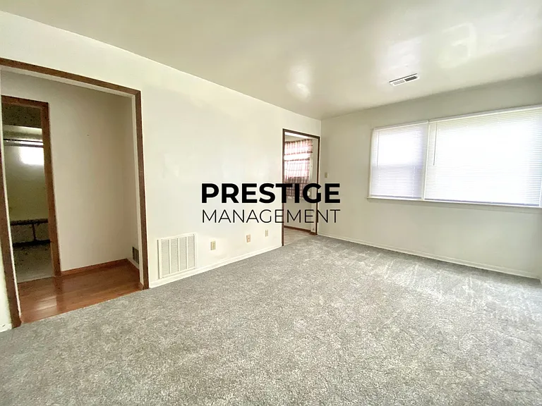 1229 W 44th Pl — Photo 2