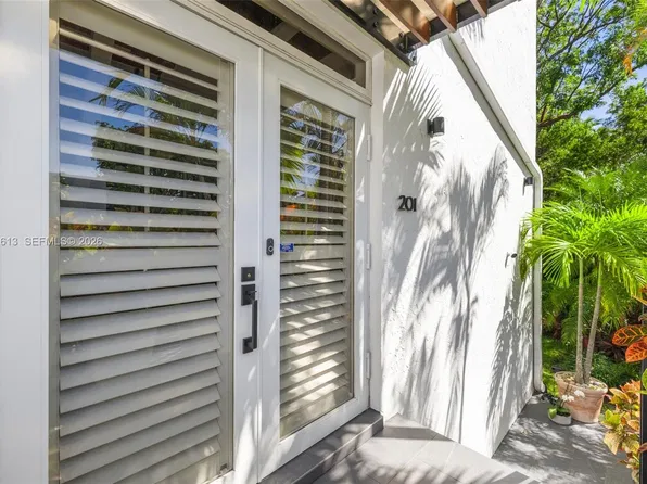 201 E Enid Dr #31, Key Biscayne, FL 33149