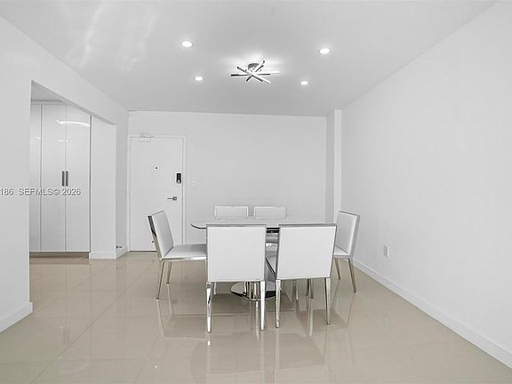 4th image of 300 Bayview Dr APT 2108