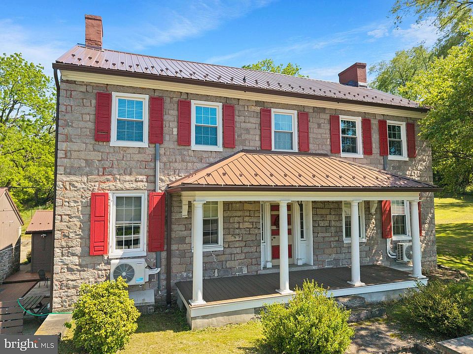 1st image of 2877 Yellow Springs Dr