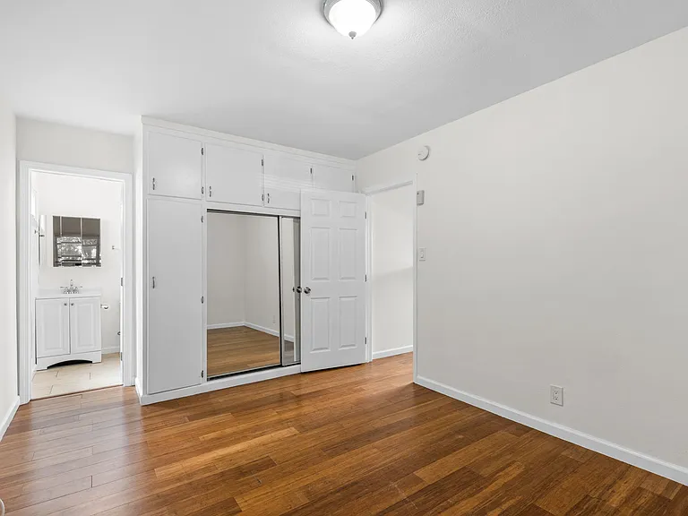1119 N Genesee Ave #1 — Photo 13