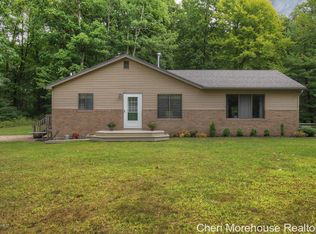 13100 Long Lake Dr NW, Sparta, MI 49345
